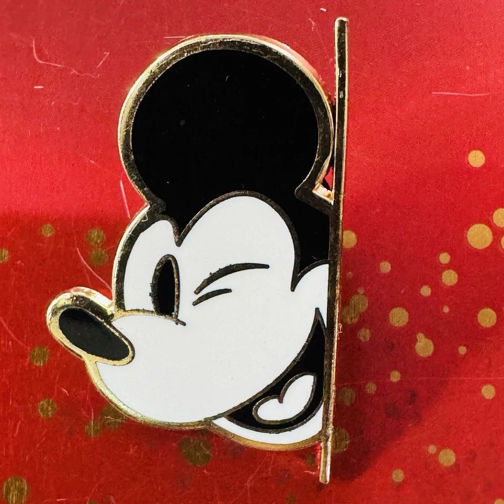 Disney - Mickey Mouse - Winking Wink - Left Side Smiling Pin